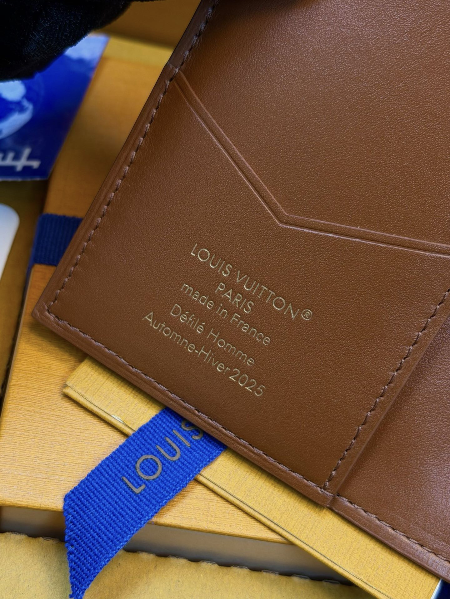 M26059 Passport cover