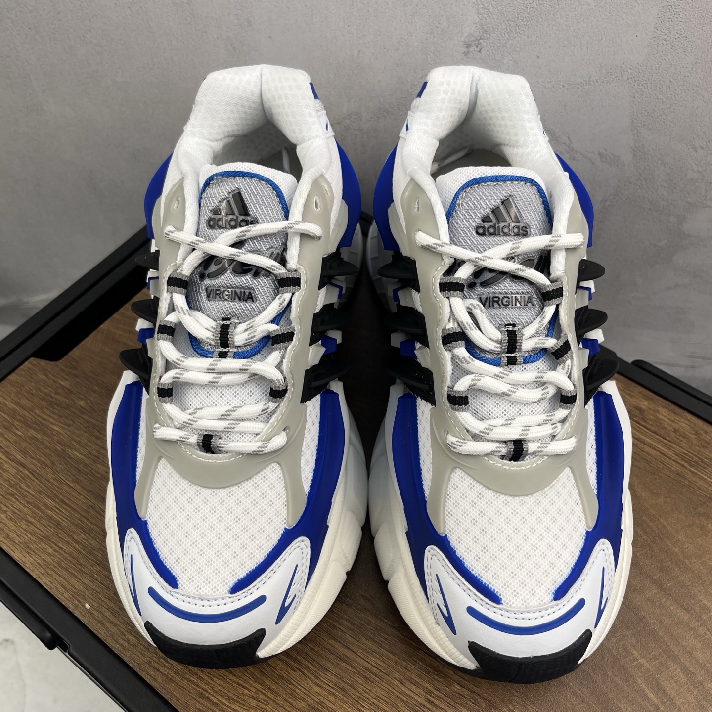 Pharrell Williams × adidas Jellyfish "Team Royal Blue"