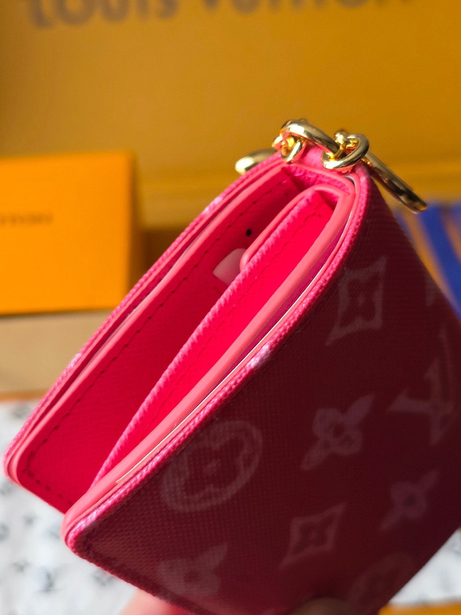 M27680 ポケットウォレット･LV チャーム