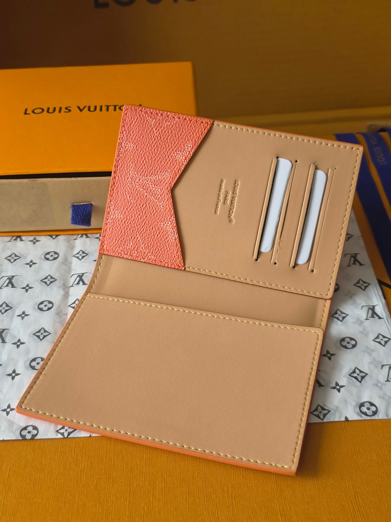 M26832 Passport Cover