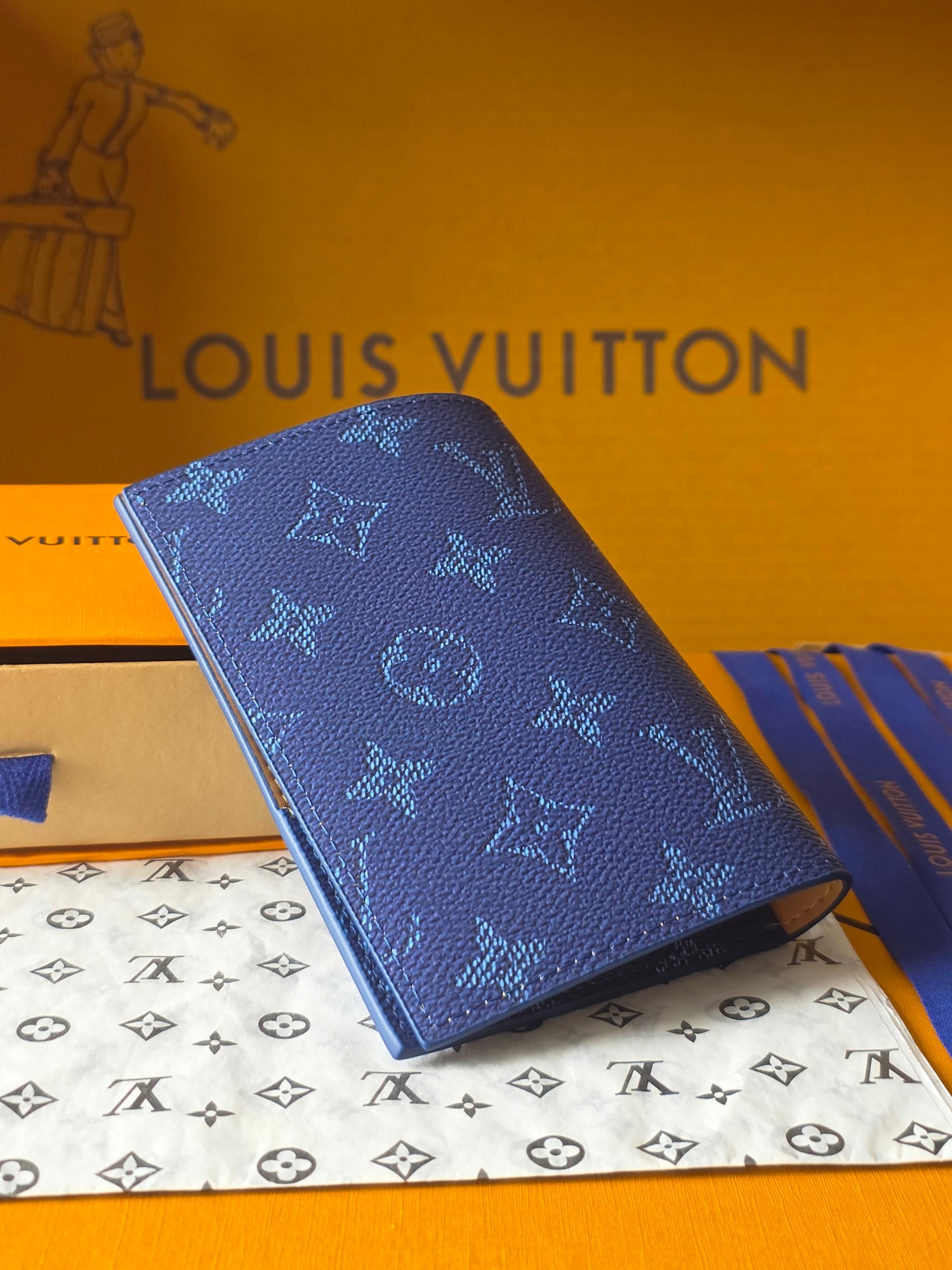 M26833 Passport Cover