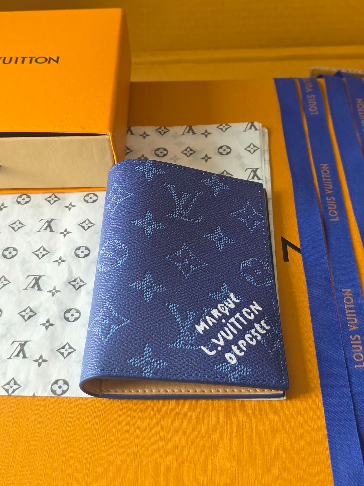 M26833 Passport Cover