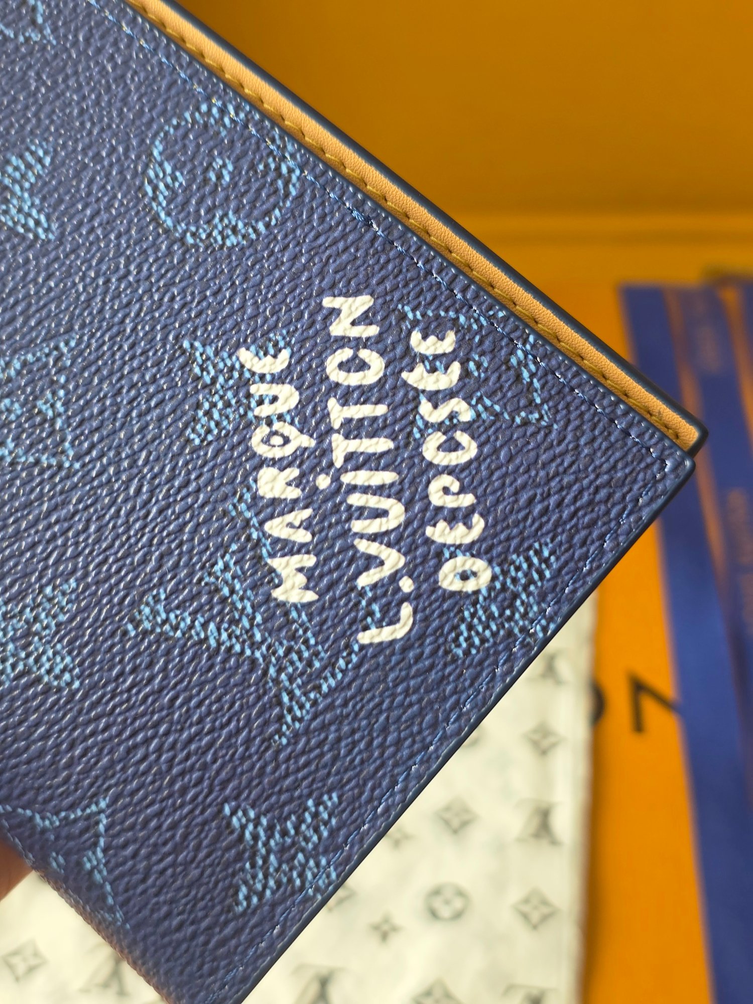 M26833 Passport Cover