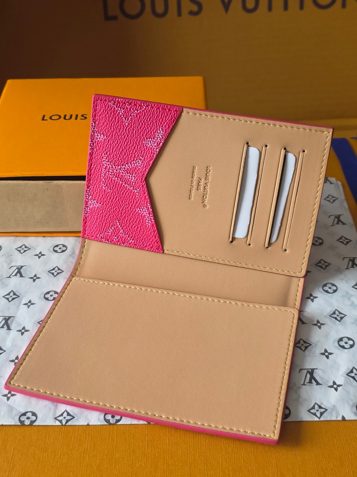 M26831 Passport Cover