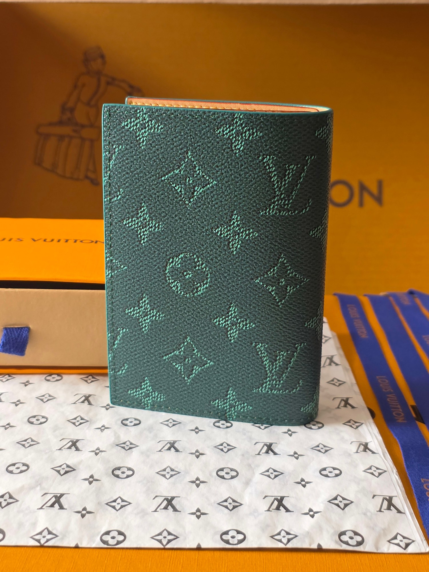 M26836 Passport Cover