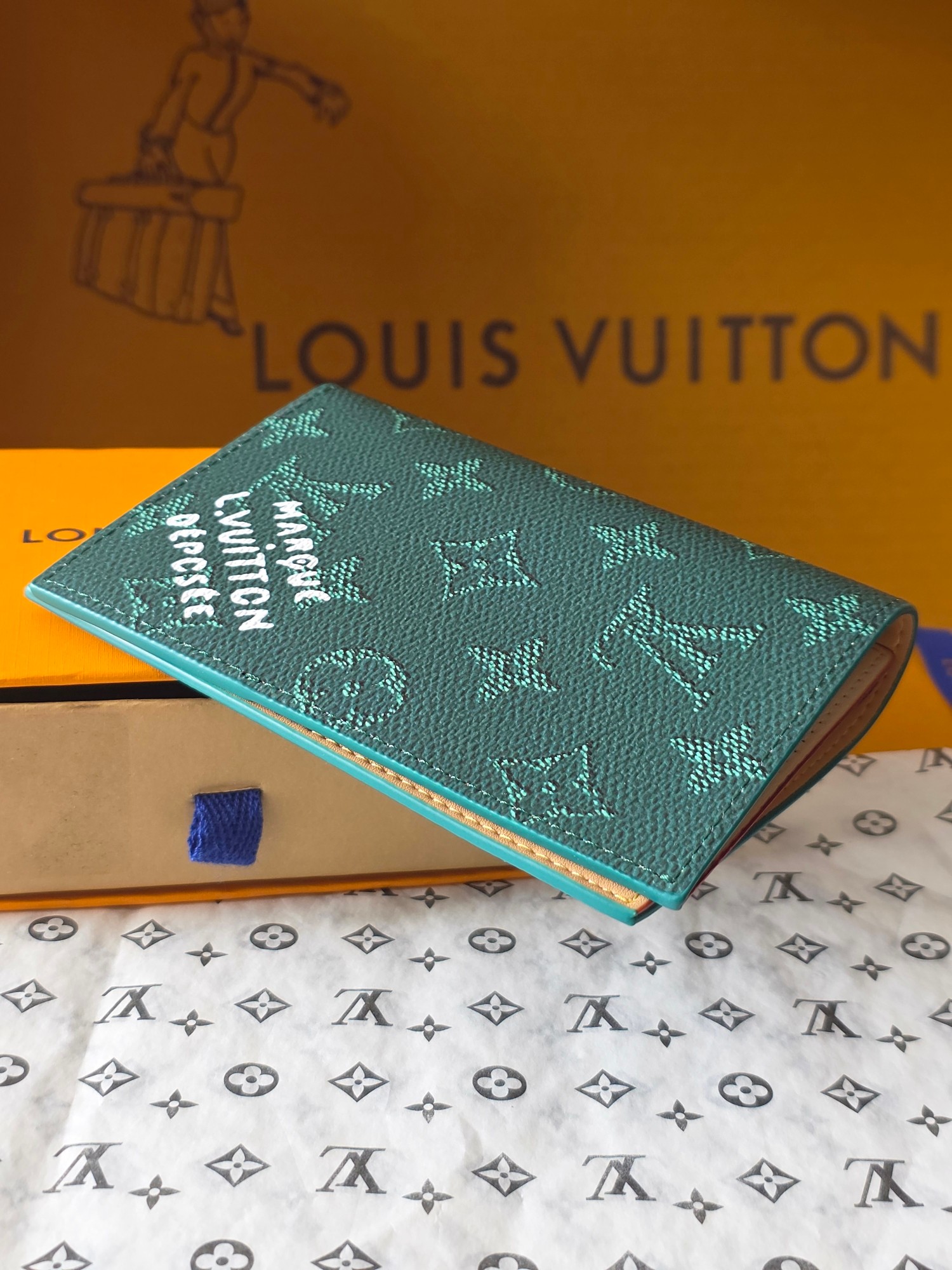 M26836 Passport Cover