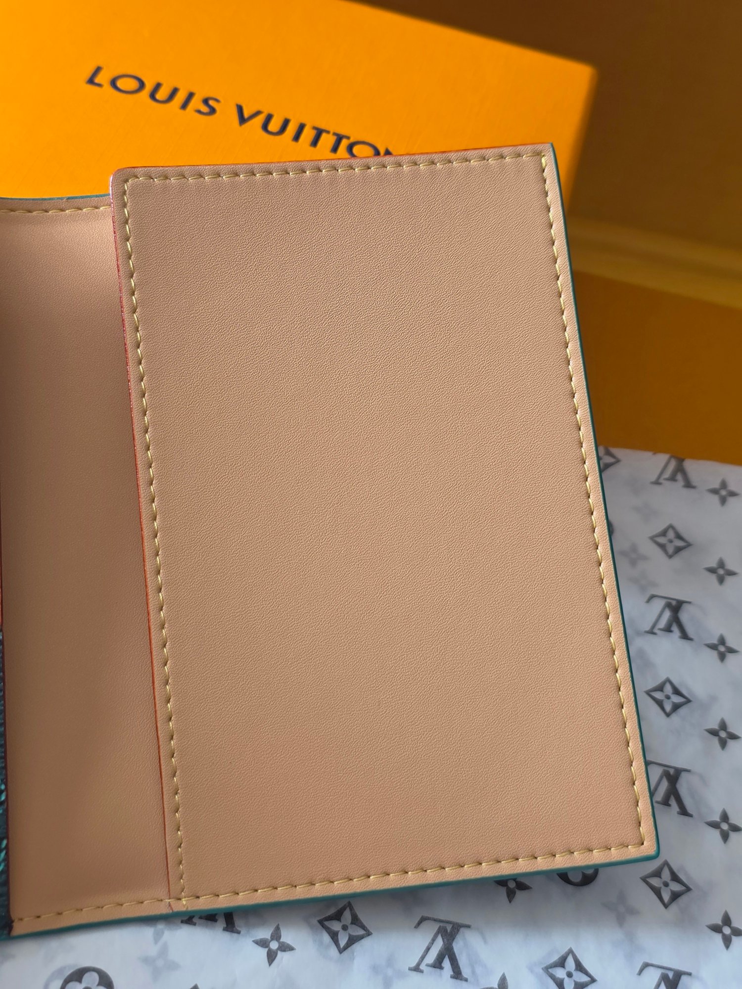 M26836 Passport Cover