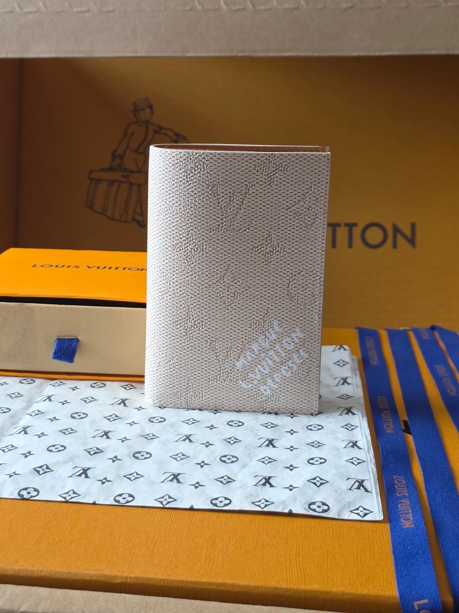 M26835 Passport Cover