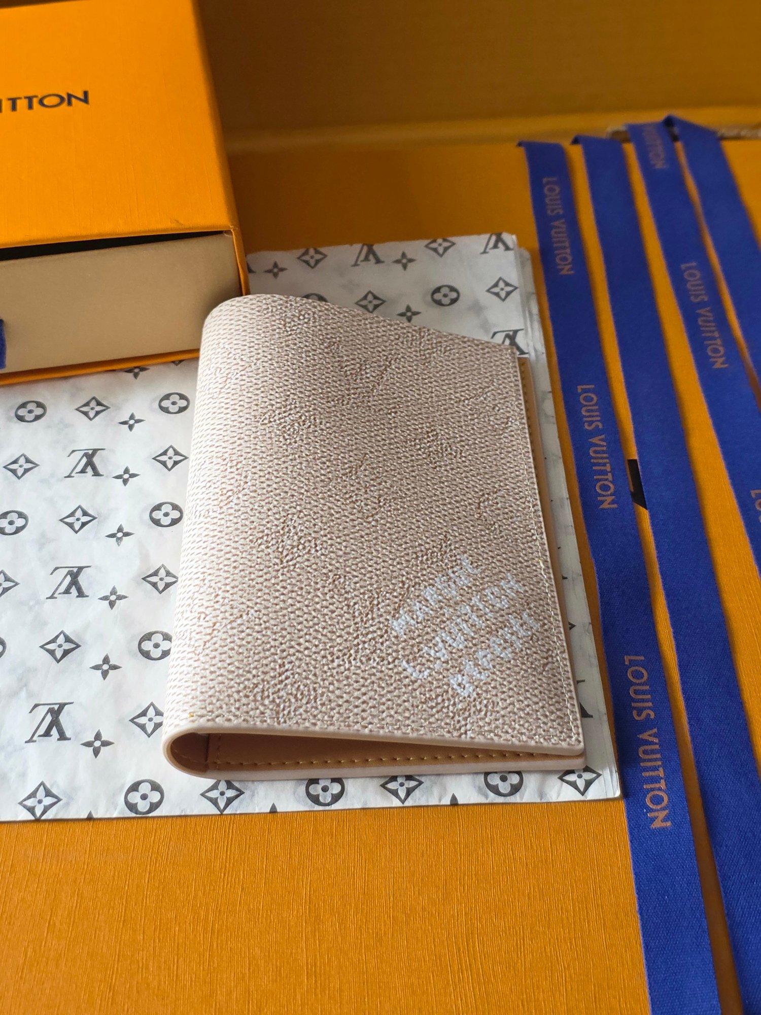 M26835 Passport Cover