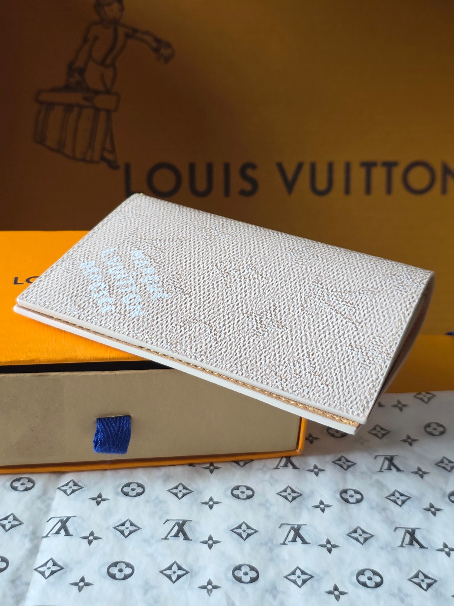 M26835 Passport Cover
