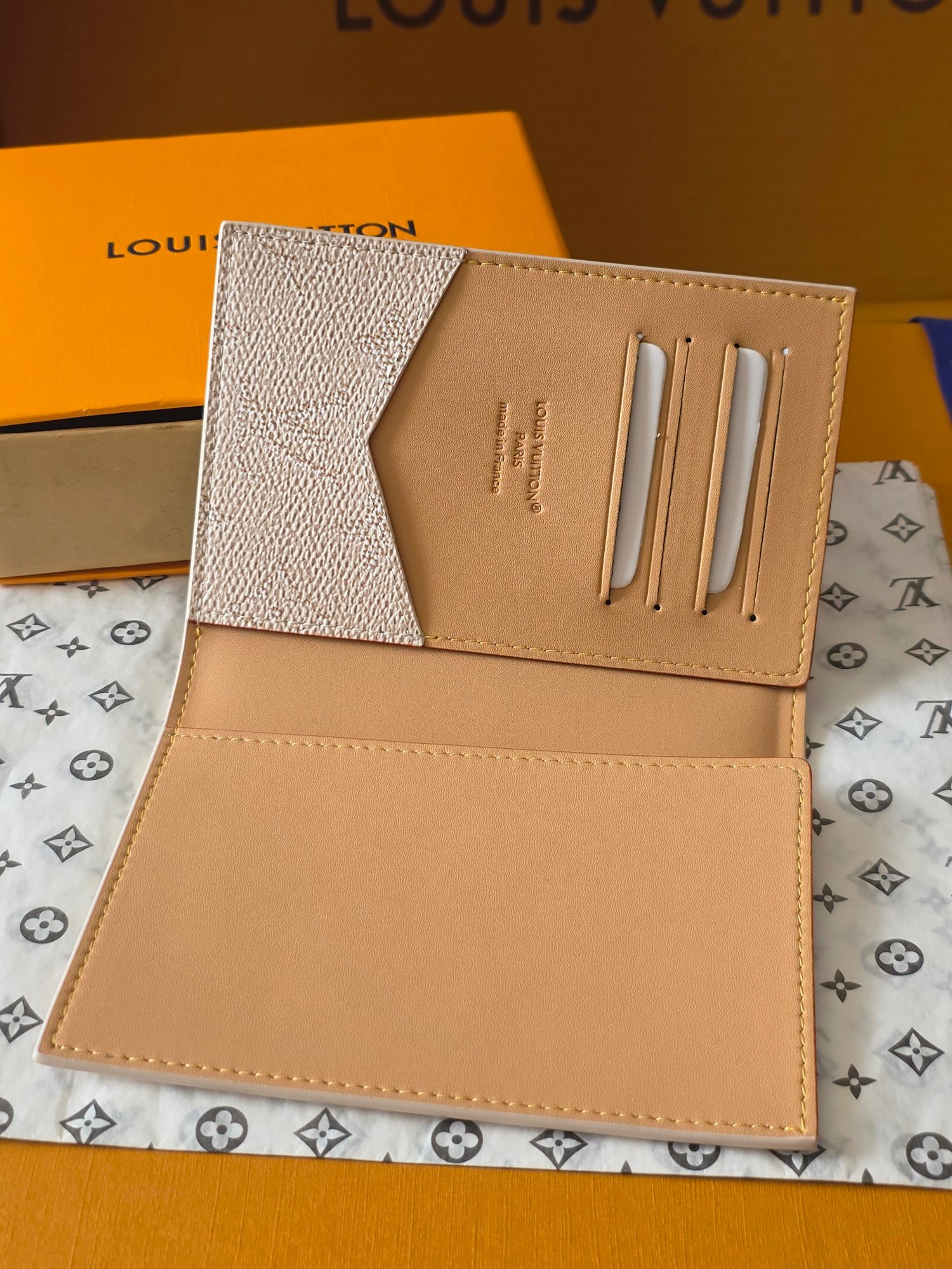 M26835 Passport Cover