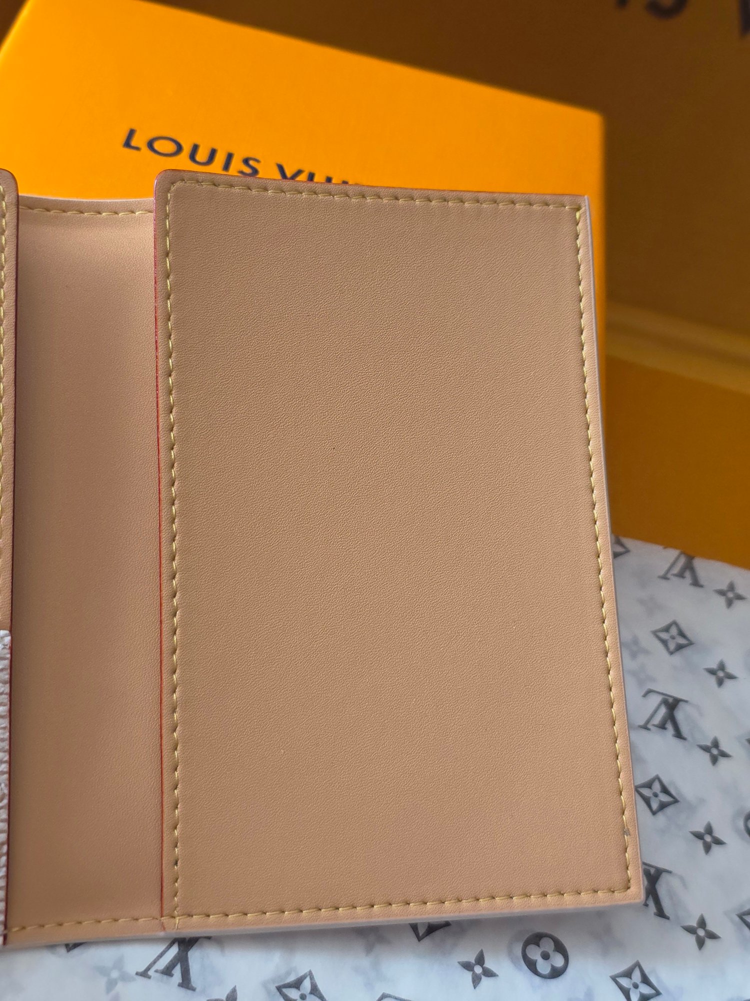 M26835 Passport Cover