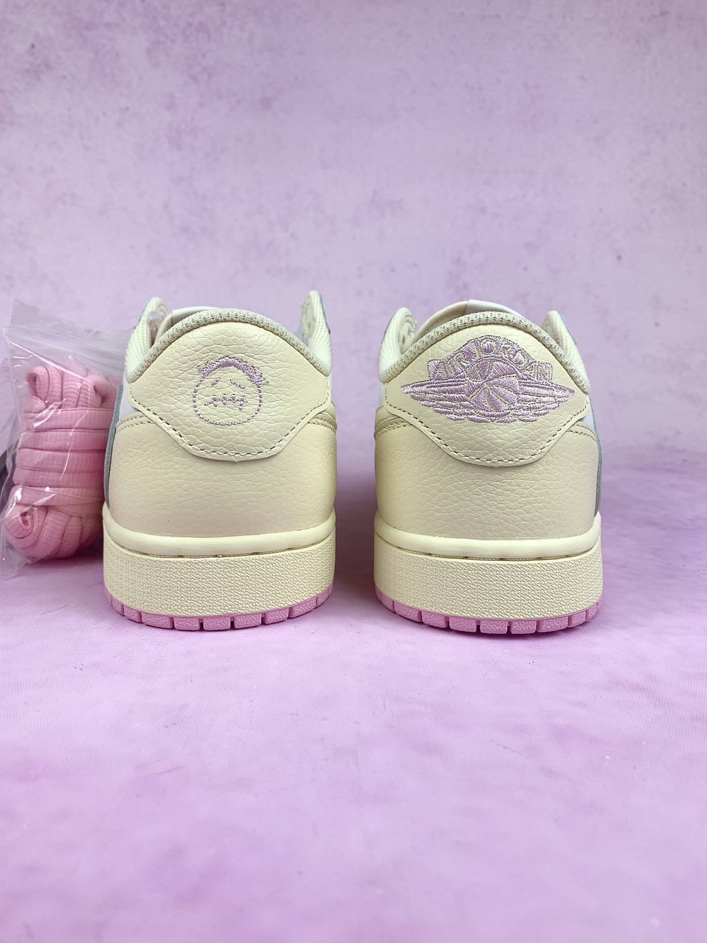 Travis Scott × Nike Air Jordan 1 Low OG "Sail/Tropical Pink"