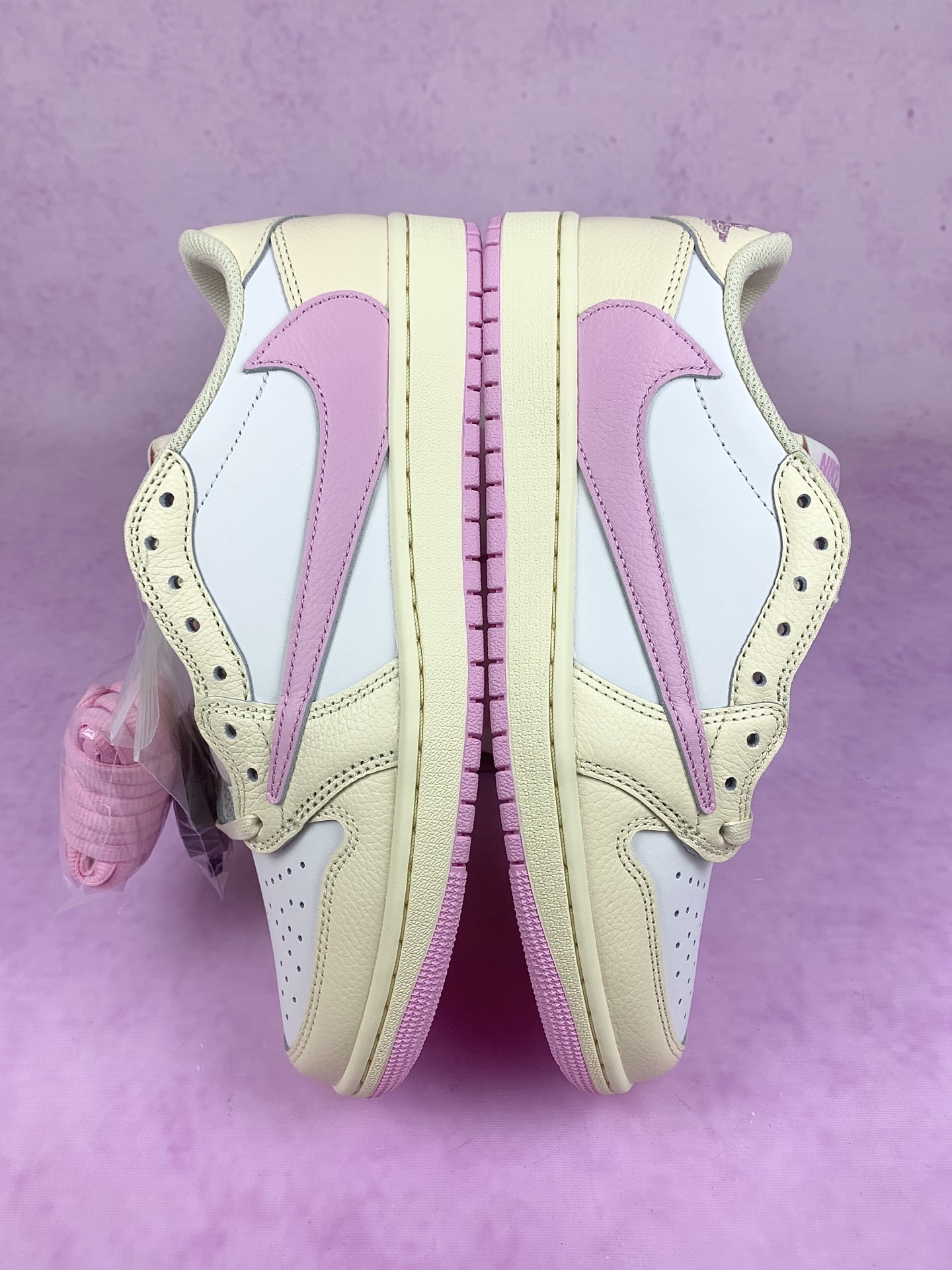 Travis Scott × Nike Air Jordan 1 Low OG "Sail/Tropical Pink"