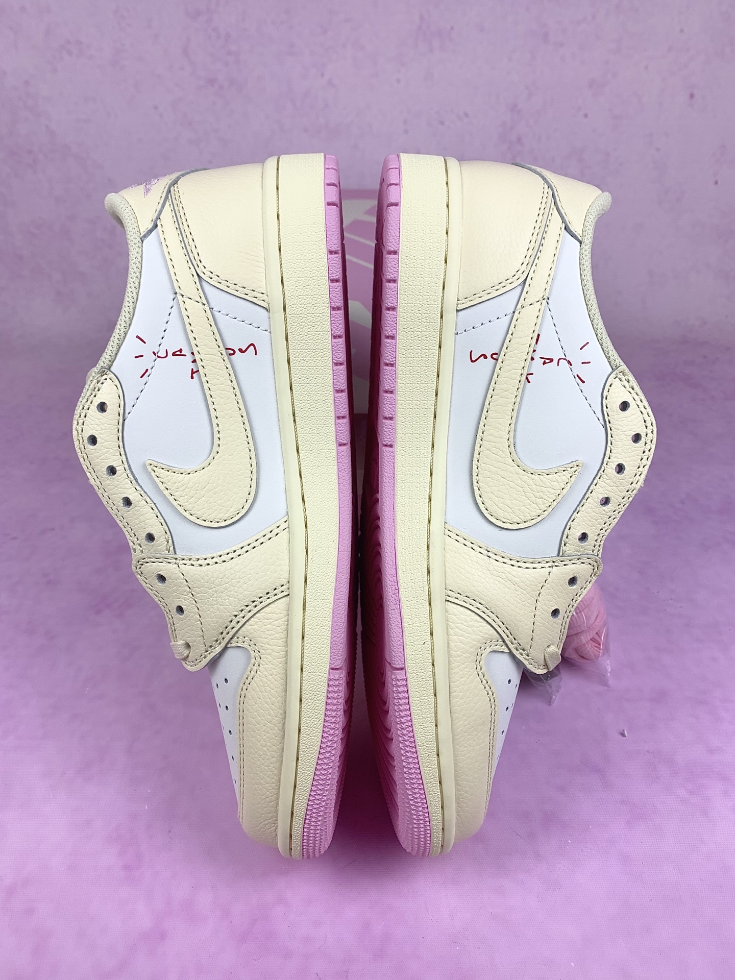 Travis Scott × Nike Air Jordan 1 Low OG "Sail/Tropical Pink"