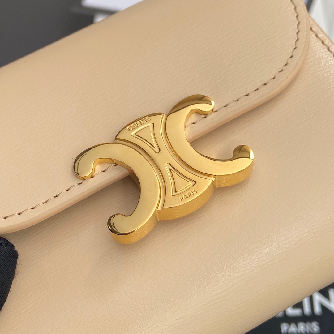 CELINE スモール フラップウォレット トリオンフ / シャイニーカーフスキン
