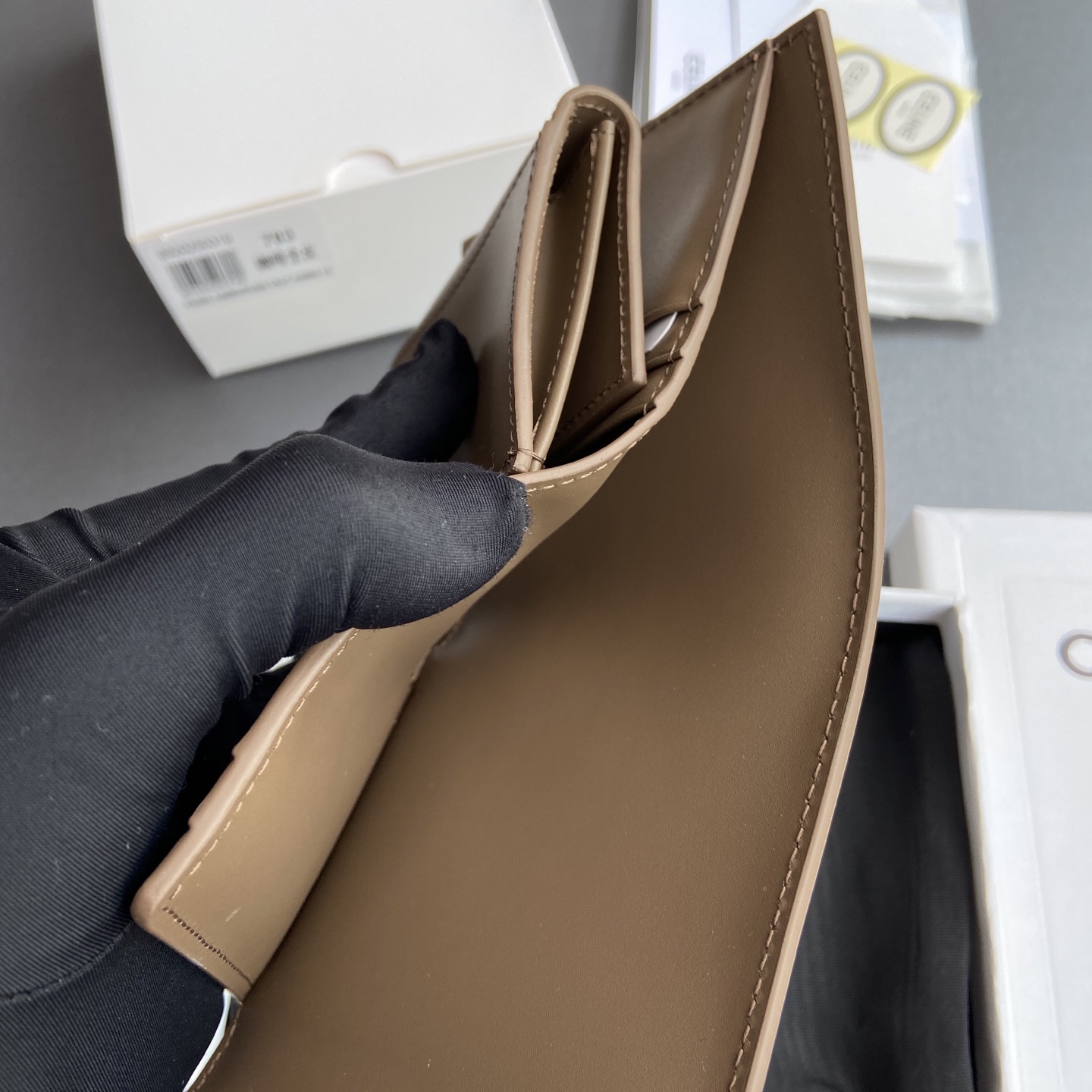 CELINE スモール フラップウォレット トリオンフ / シャイニーカーフスキン