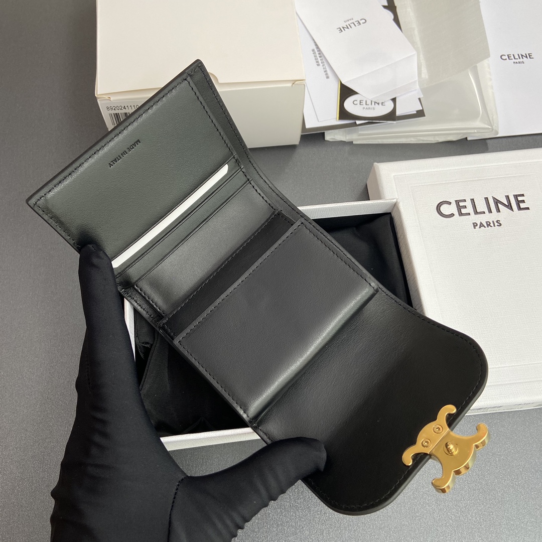 CELINE スモール フラップウォレット トリオンフ / シャイニーカーフスキン