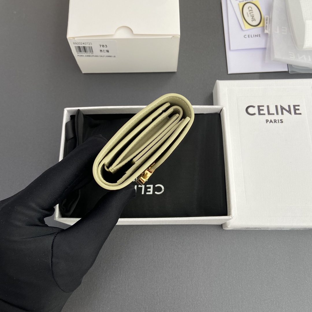 CELINE スモール フラップウォレット トリオンフ / シャイニーカーフスキン