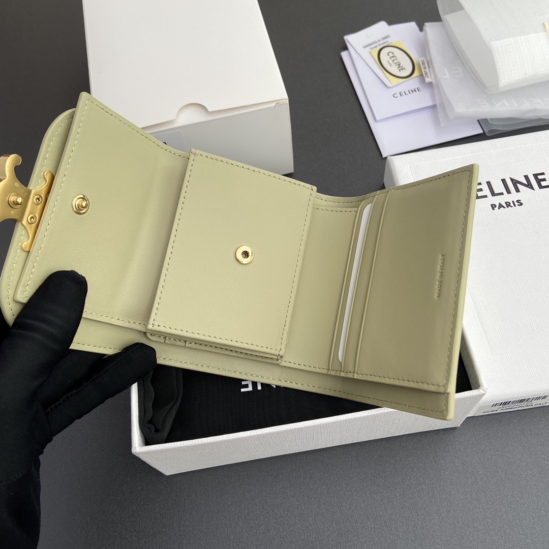 CELINE スモール フラップウォレット トリオンフ / シャイニーカーフスキン