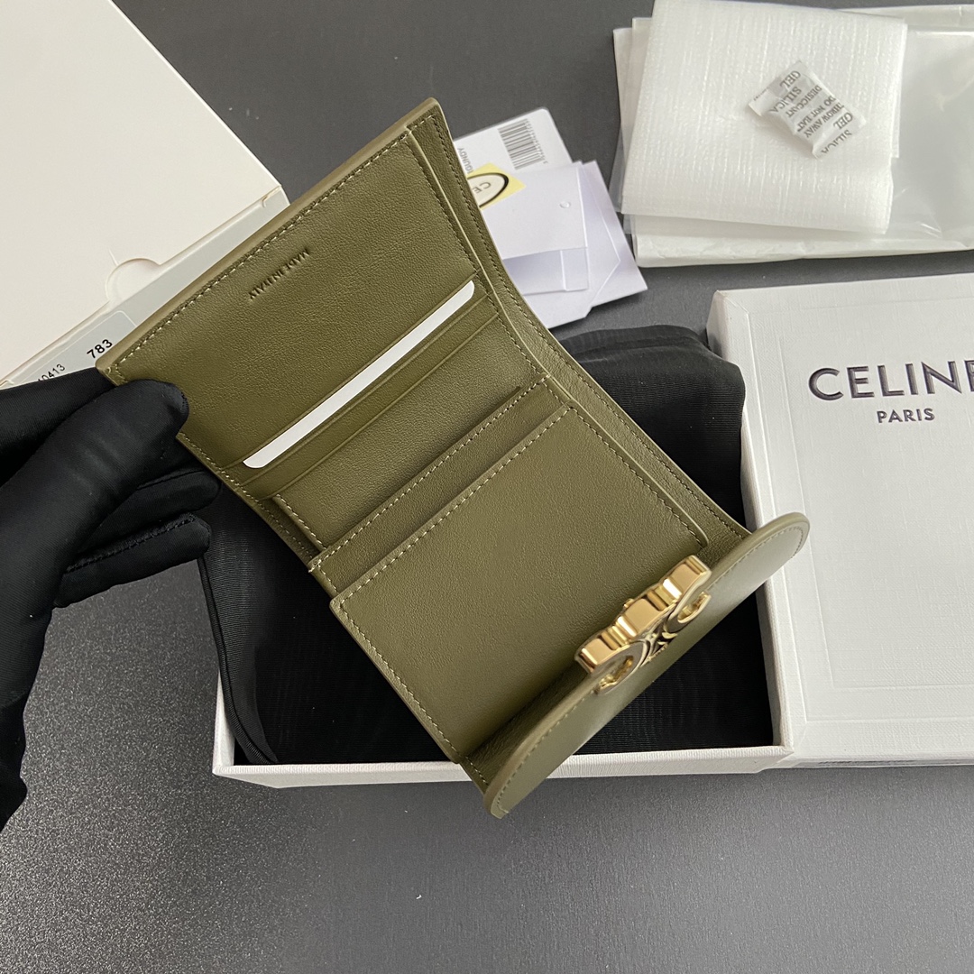 CELINE スモール フラップウォレット トリオンフ / シャイニーカーフスキン