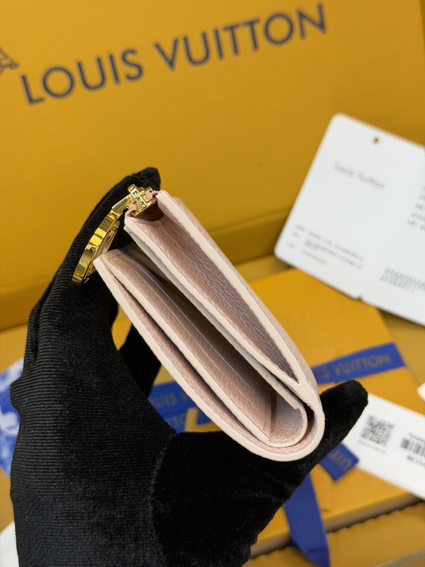M83569 Lisa Wallet in Monogram Empreinte