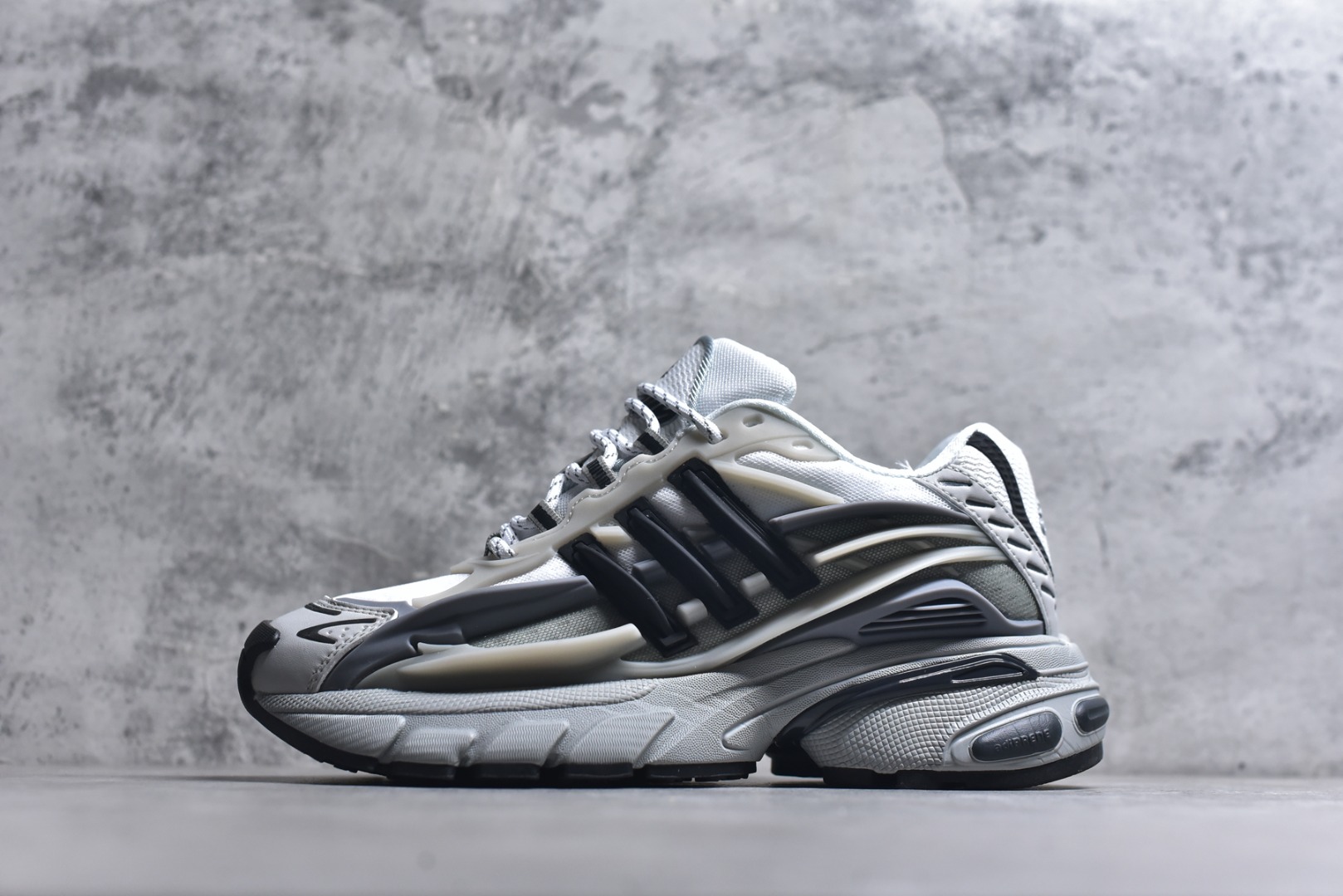 Pharrell Williams × adidas Adistar Jellyfish "MGH Solid Grey"