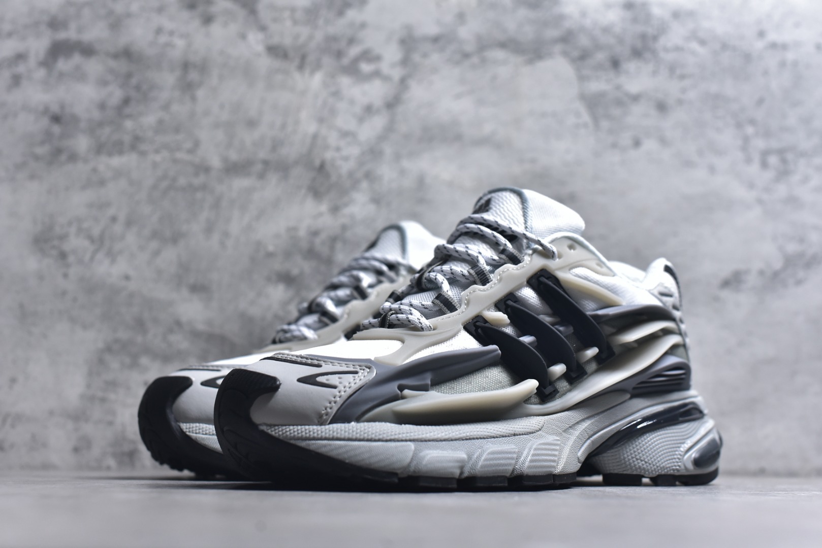 Pharrell Williams × adidas Adistar Jellyfish "MGH Solid Grey"