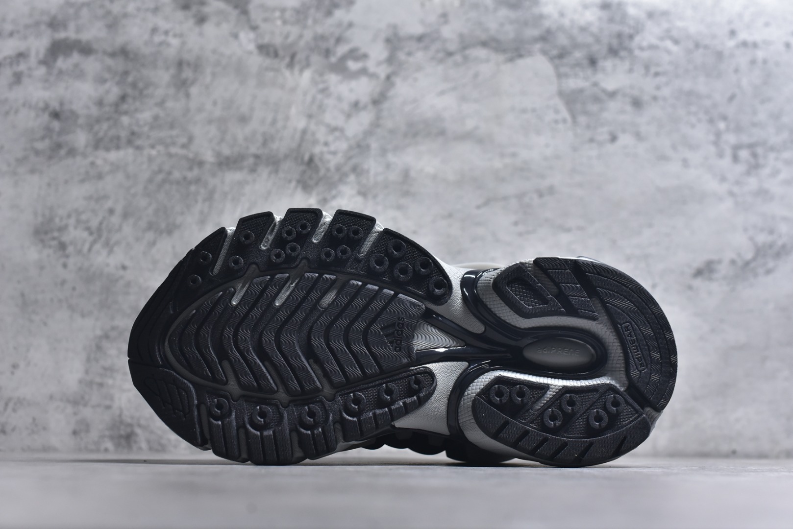 Pharrell Williams × adidas Adistar Jellyfish "MGH Solid Grey"