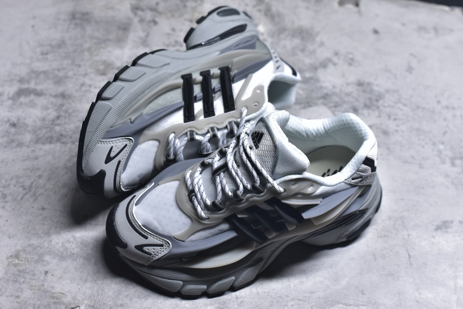 Pharrell Williams × adidas Adistar Jellyfish "MGH Solid Grey"