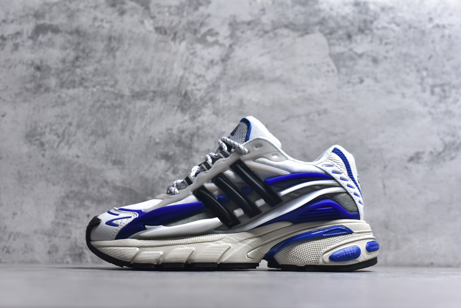 Pharrell Williams × adidas Jellyfish "Team Royal Blue"