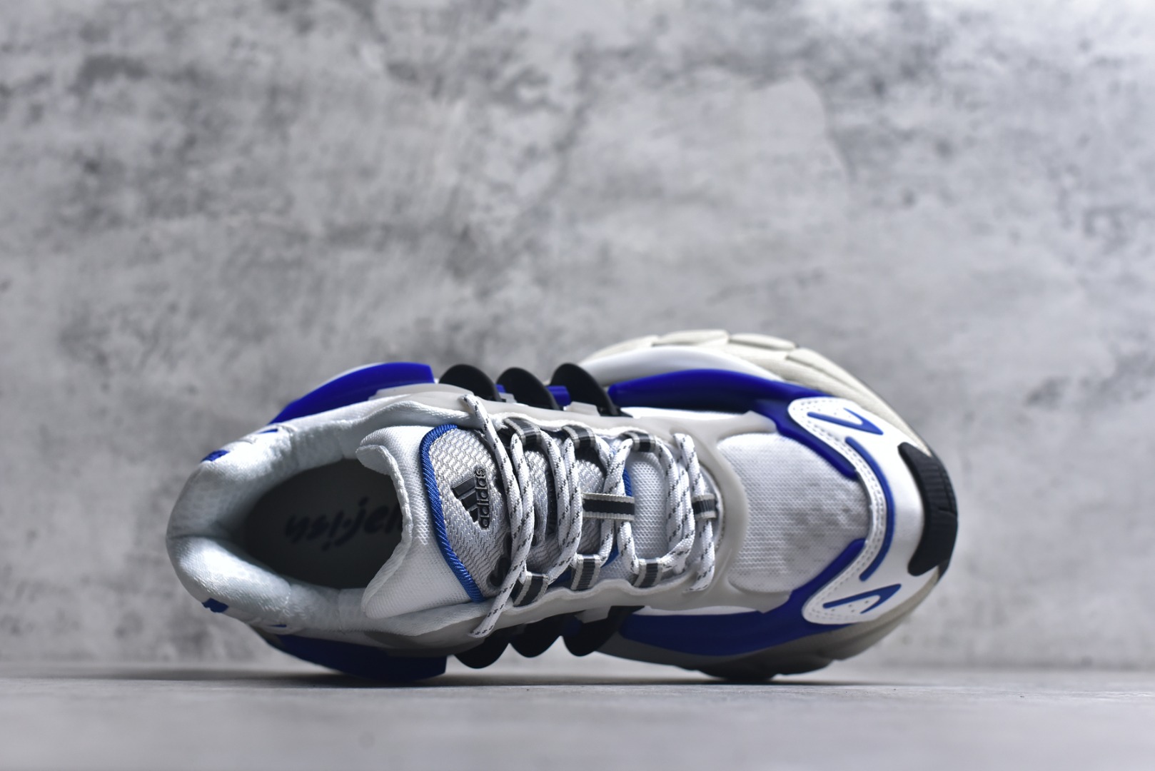 Pharrell Williams × adidas Jellyfish "Team Royal Blue"