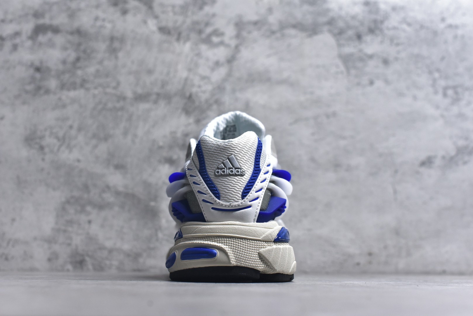 Pharrell Williams × adidas Jellyfish "Team Royal Blue"