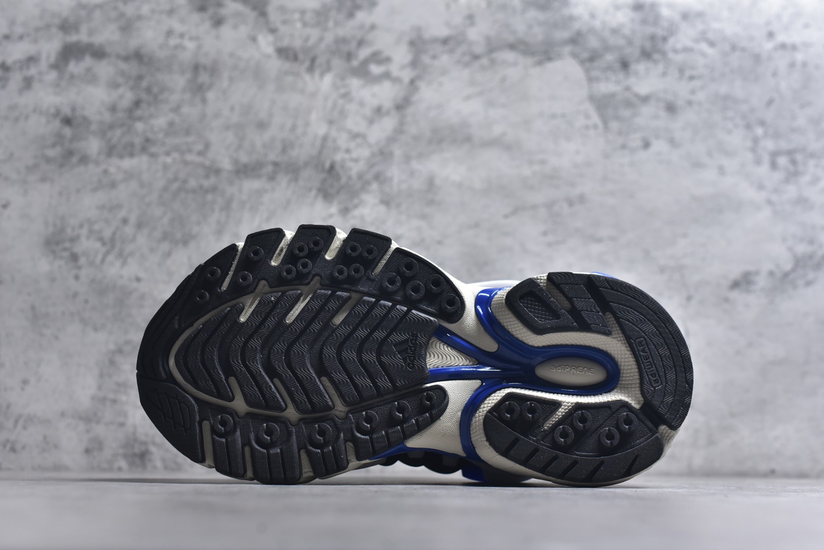 Pharrell Williams × adidas Jellyfish "Team Royal Blue"