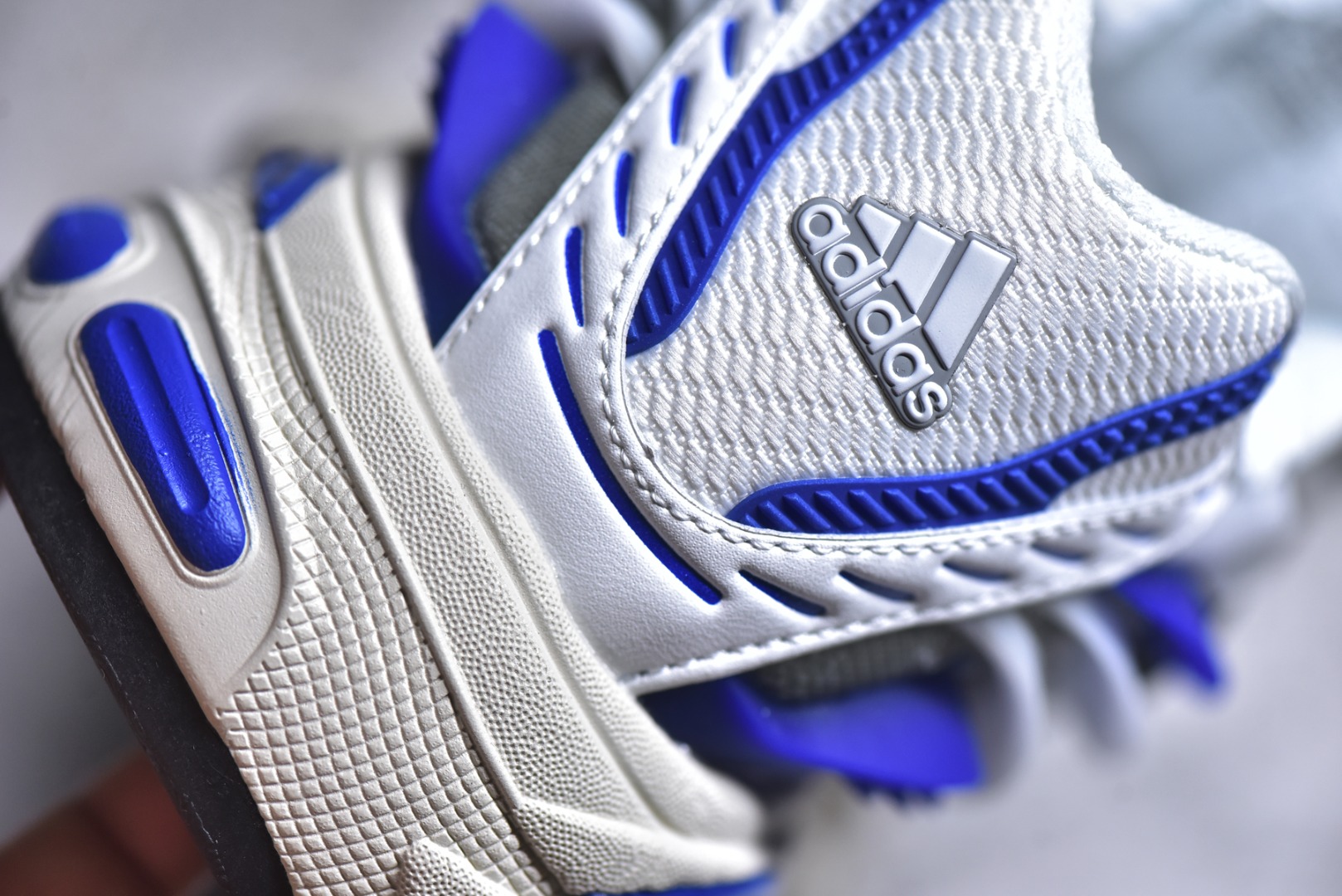 Pharrell Williams × adidas Jellyfish "Team Royal Blue"