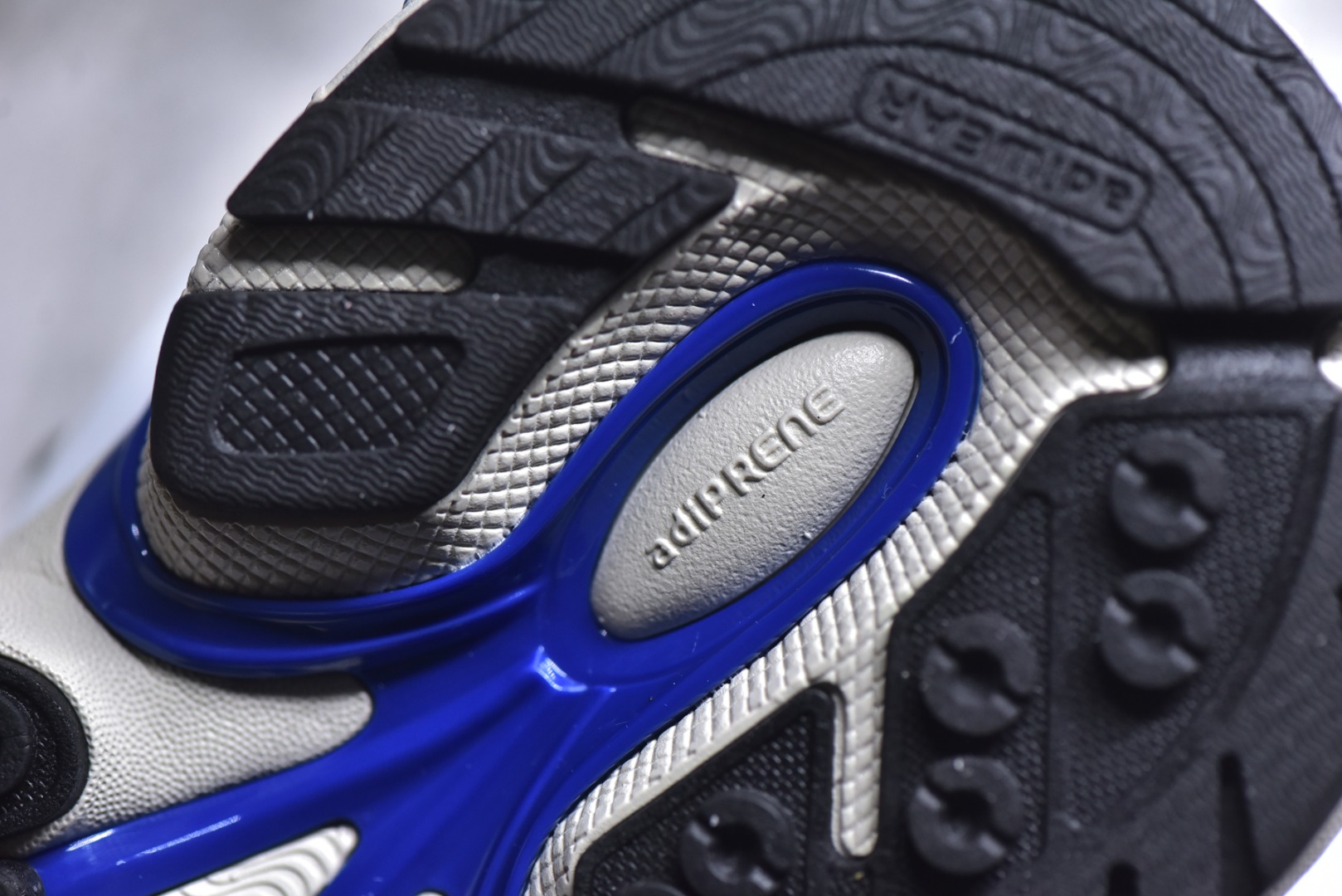 Pharrell Williams × adidas Jellyfish "Team Royal Blue"