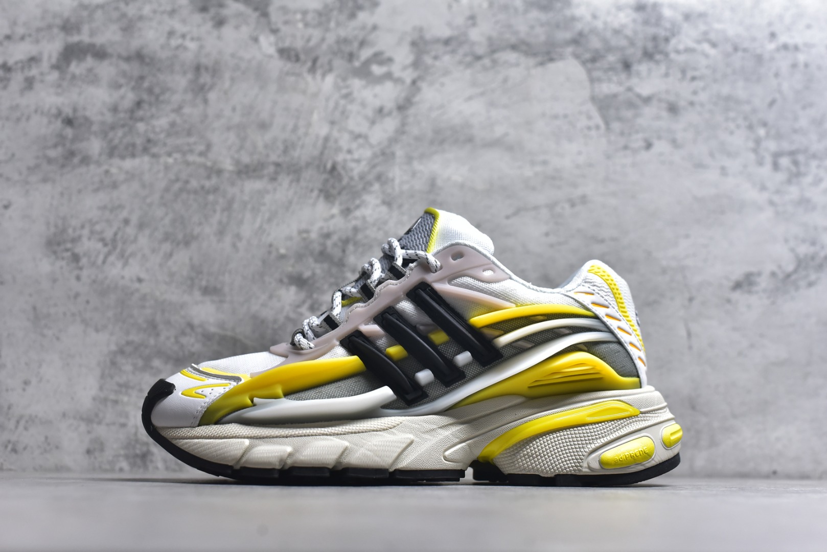 Pharrell Williams × adidas Jellyfish "Black/Yellow/White"