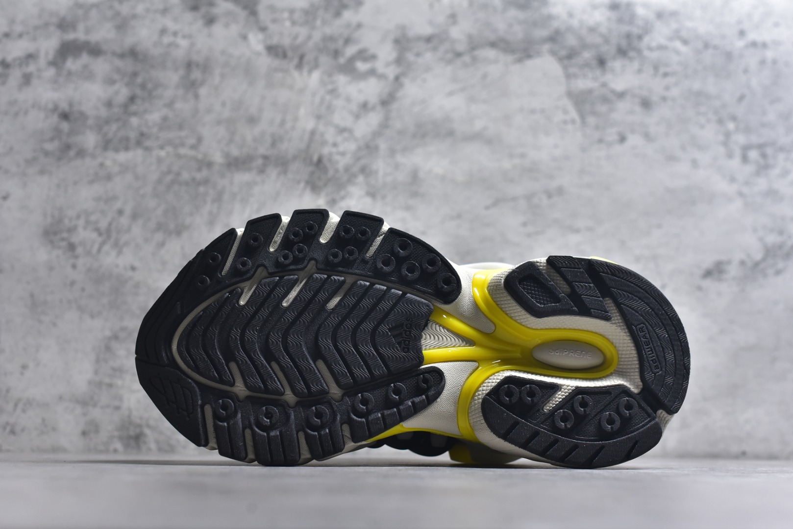 Pharrell Williams × adidas Jellyfish "Black/Yellow/White"