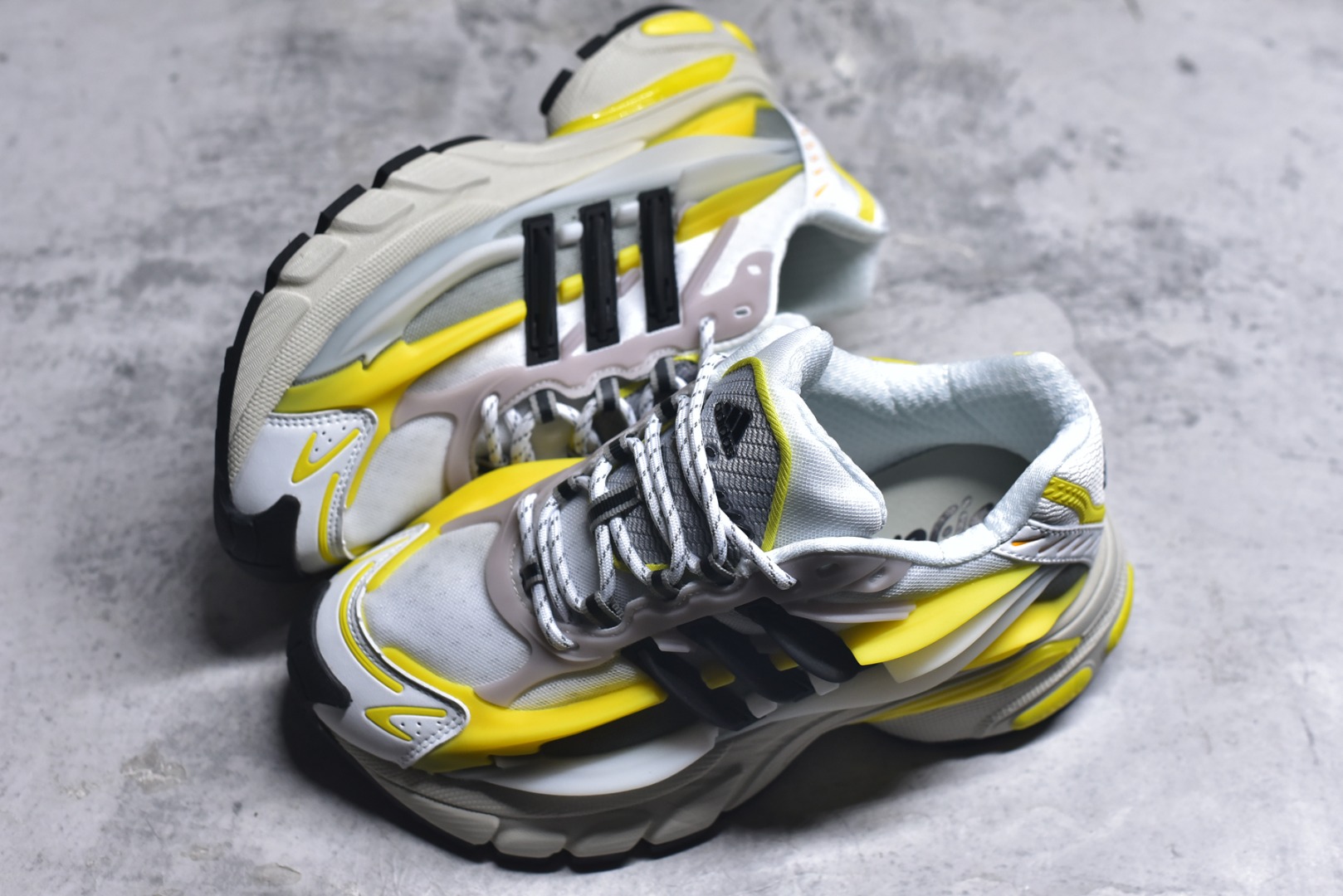Pharrell Williams × adidas Jellyfish "Black/Yellow/White"