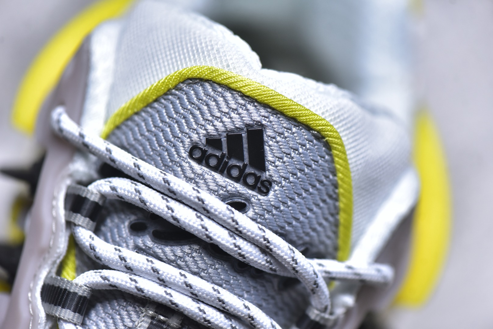 Pharrell Williams × adidas Jellyfish "Black/Yellow/White"