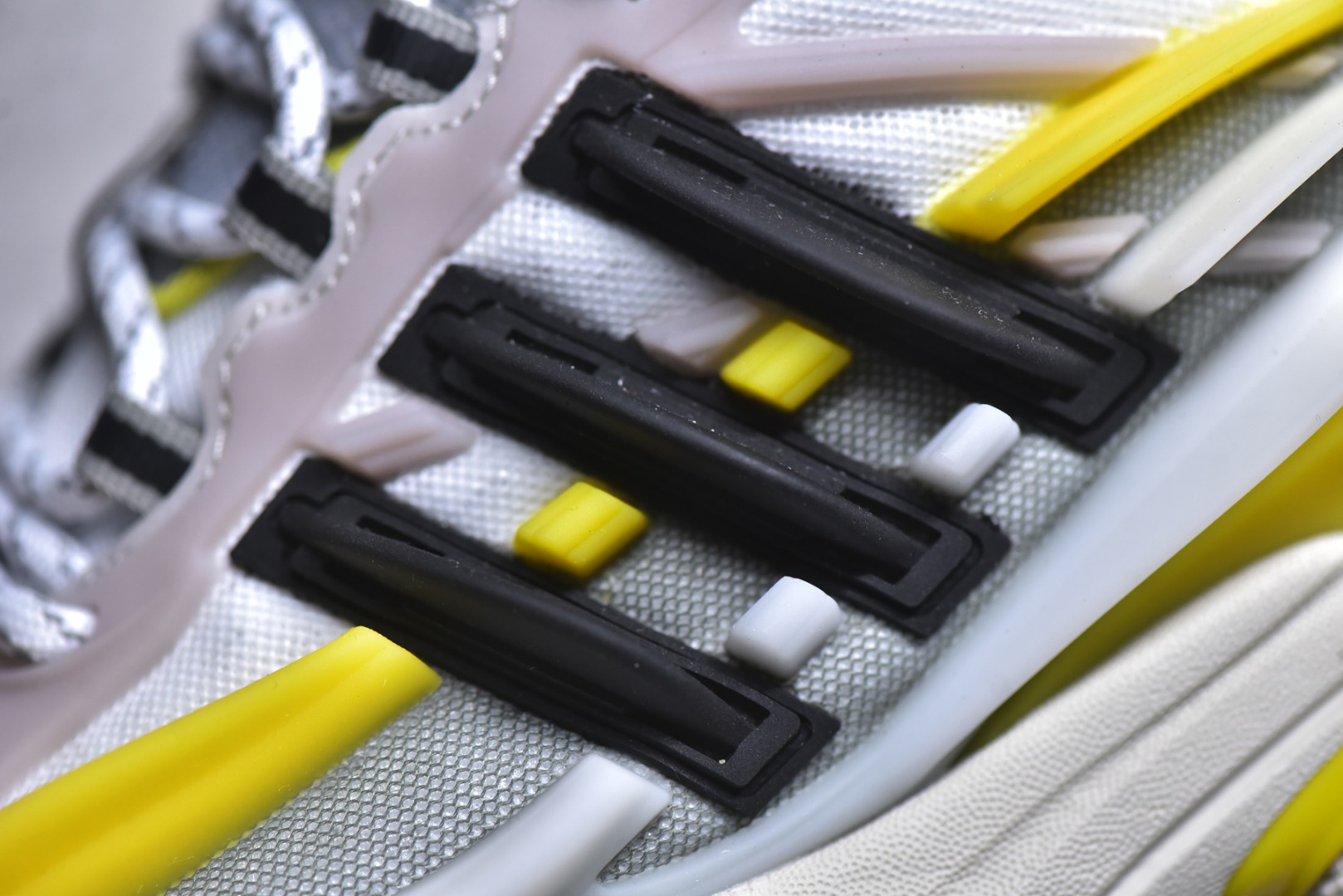 Pharrell Williams × adidas Jellyfish "Black/Yellow/White"