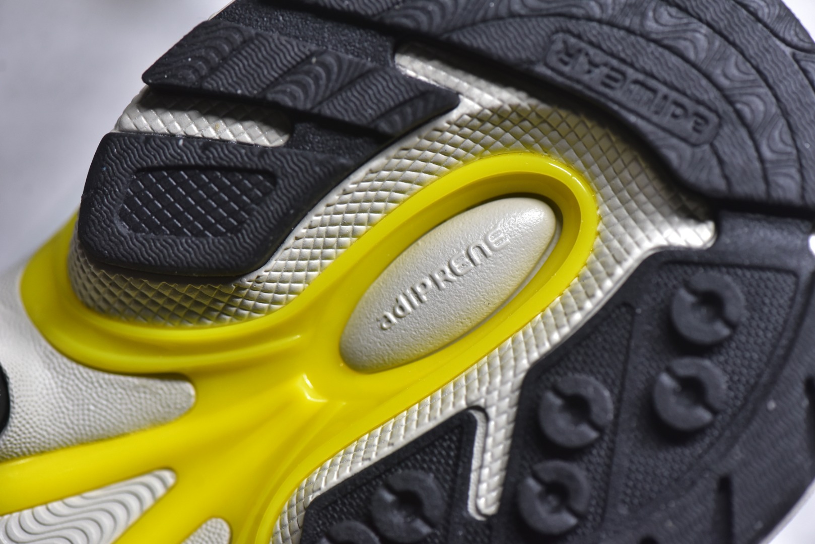 Pharrell Williams × adidas Jellyfish "Black/Yellow/White"