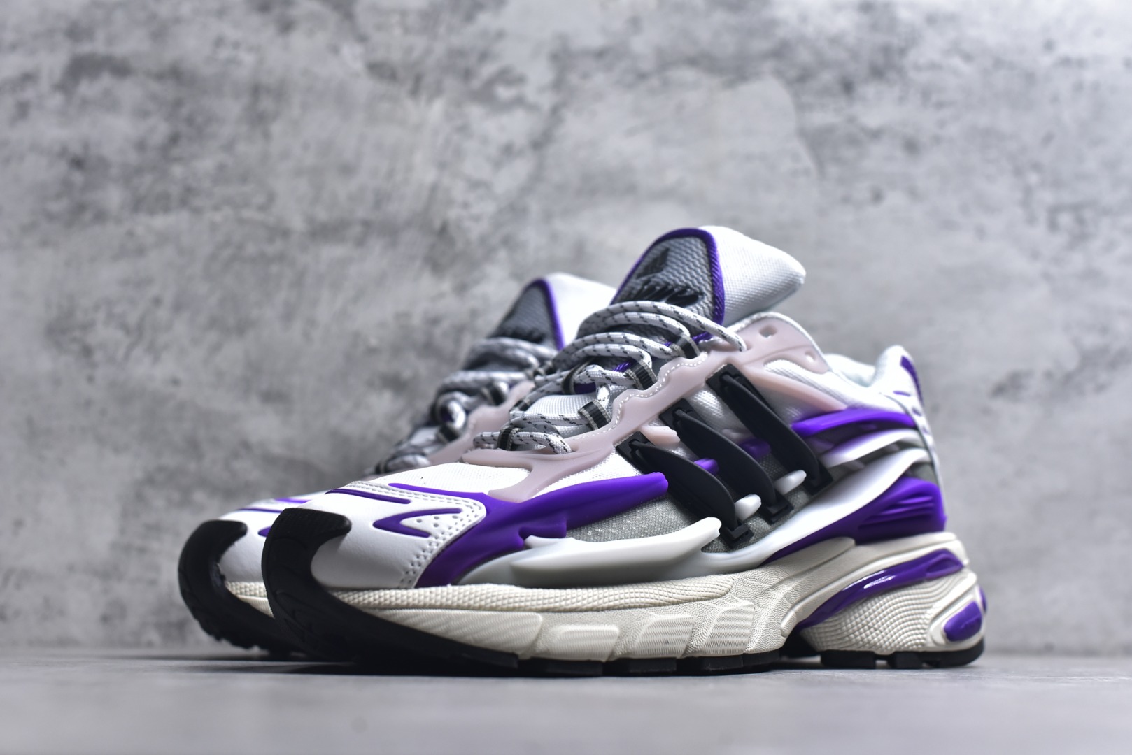 Pharrell Williams × adidas Jellyfish "Purple/Gray/Black"