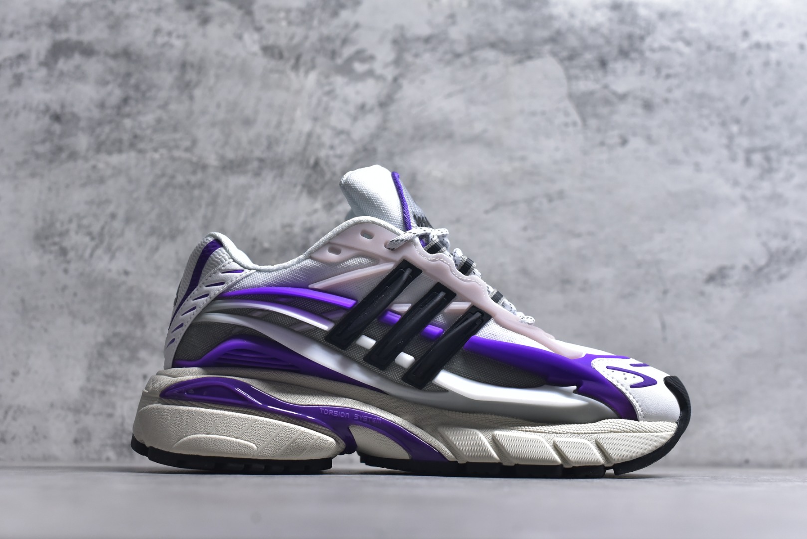 Pharrell Williams × adidas Jellyfish "Purple/Gray/Black"