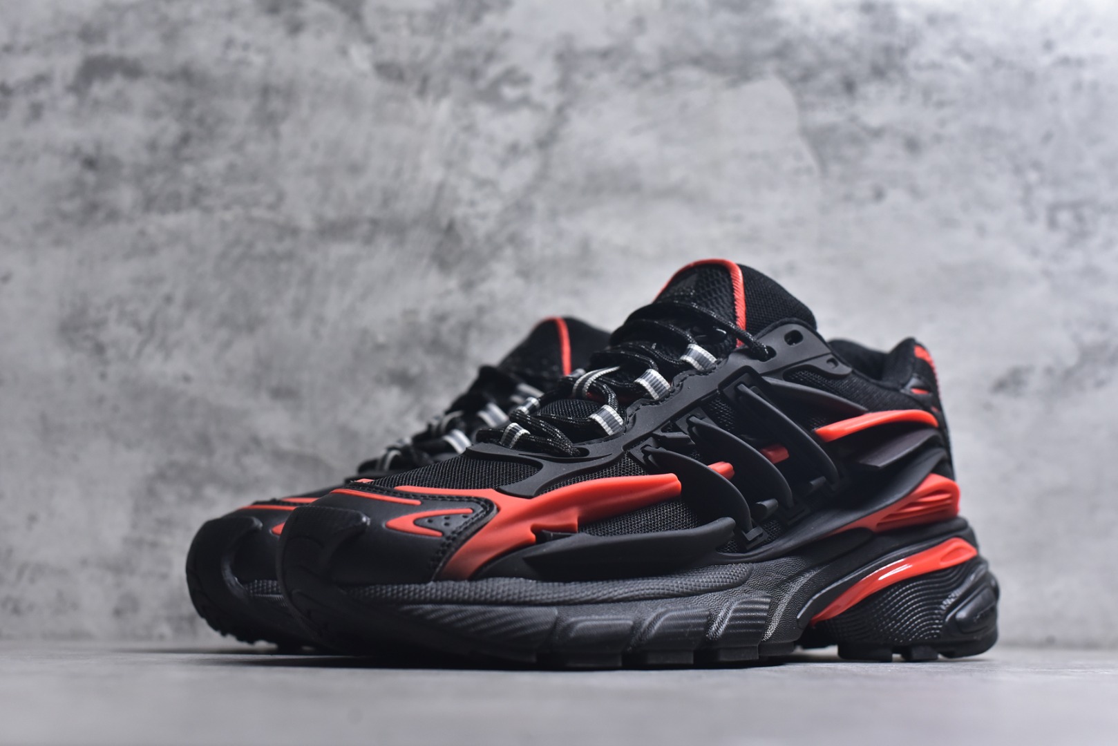 Pharrell Williams × adidas Jellyfish "Black/Red"