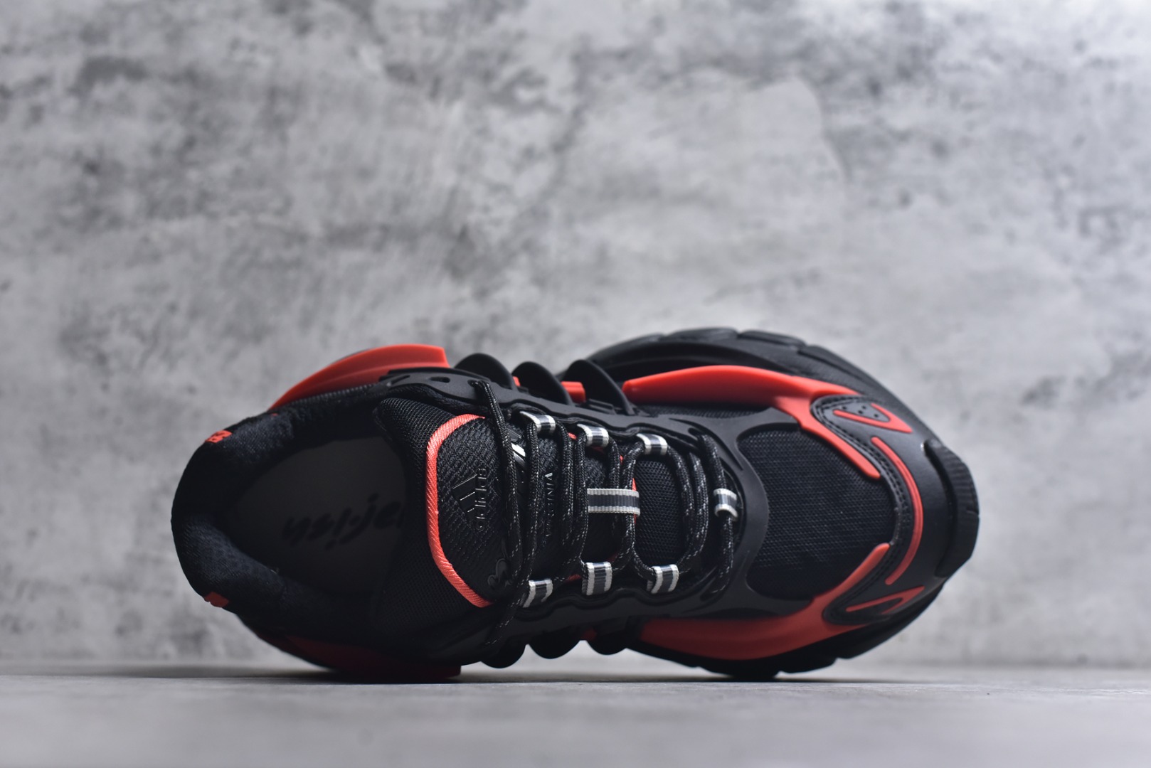 Pharrell Williams × adidas Jellyfish "Black/Red"