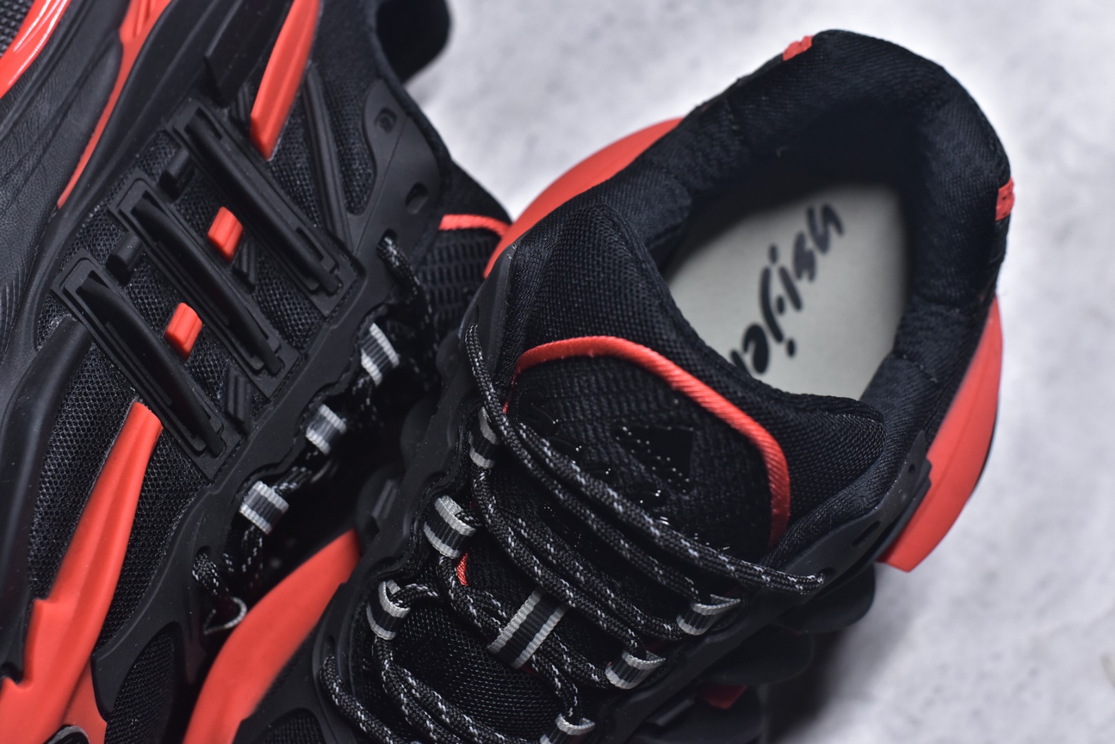 Pharrell Williams × adidas Jellyfish "Black/Red"