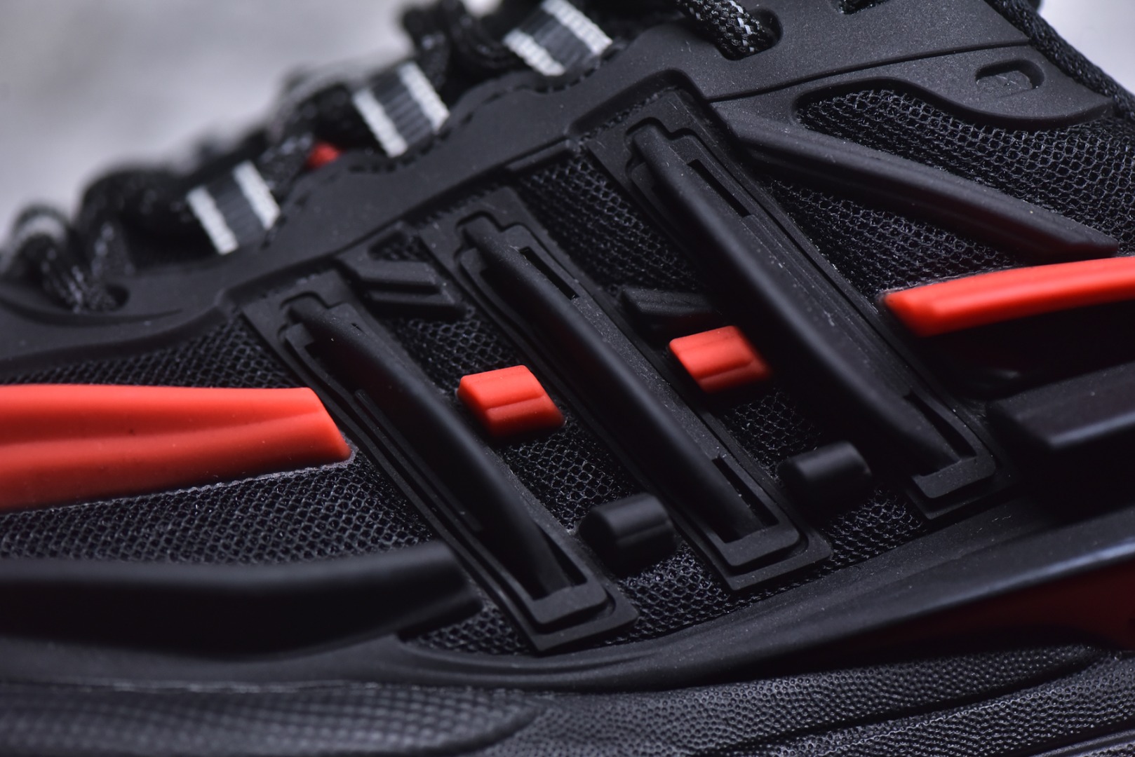 Pharrell Williams × adidas Jellyfish "Black/Red"