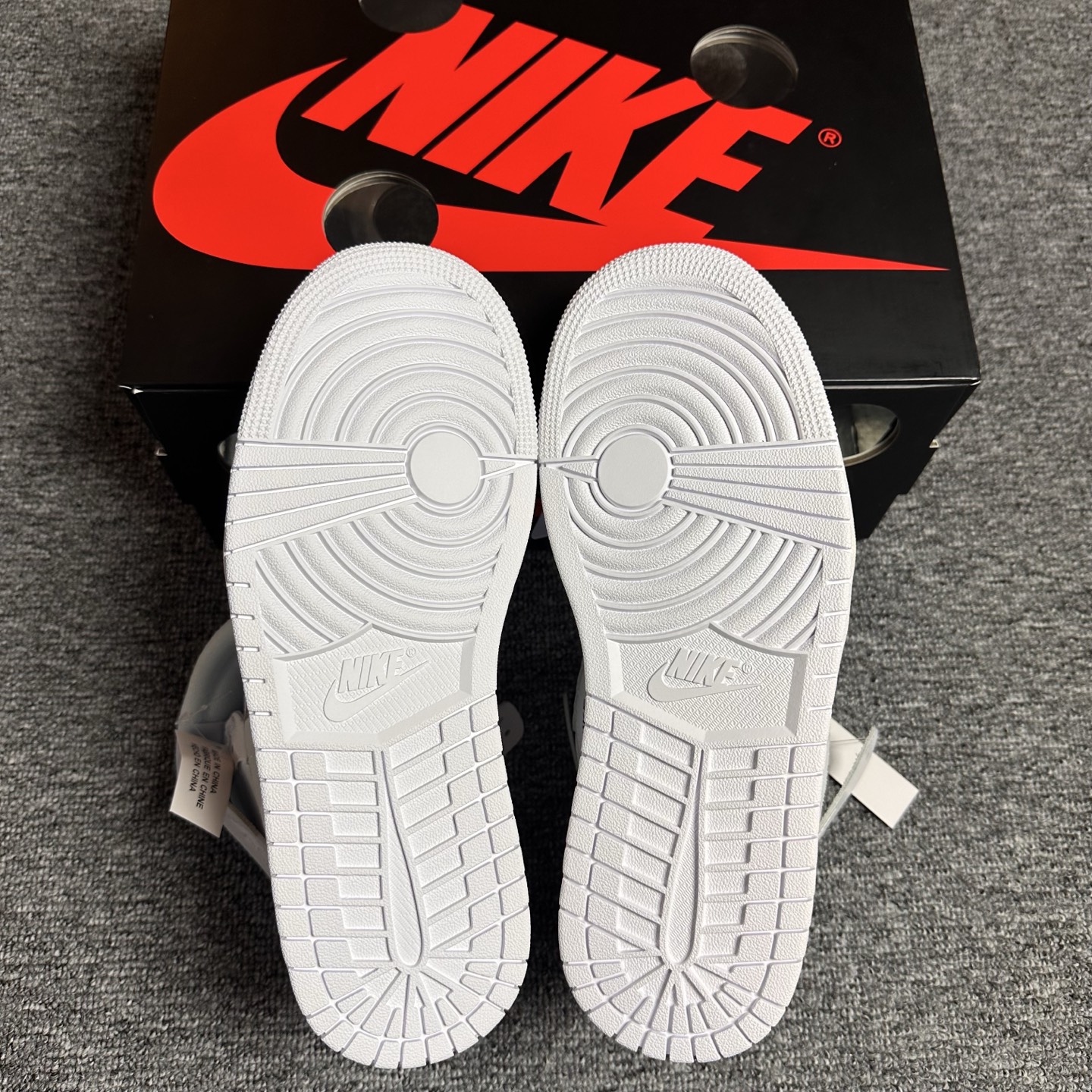 Off-White × Nike Air Jordan 1 Retro High OG "Alaska"