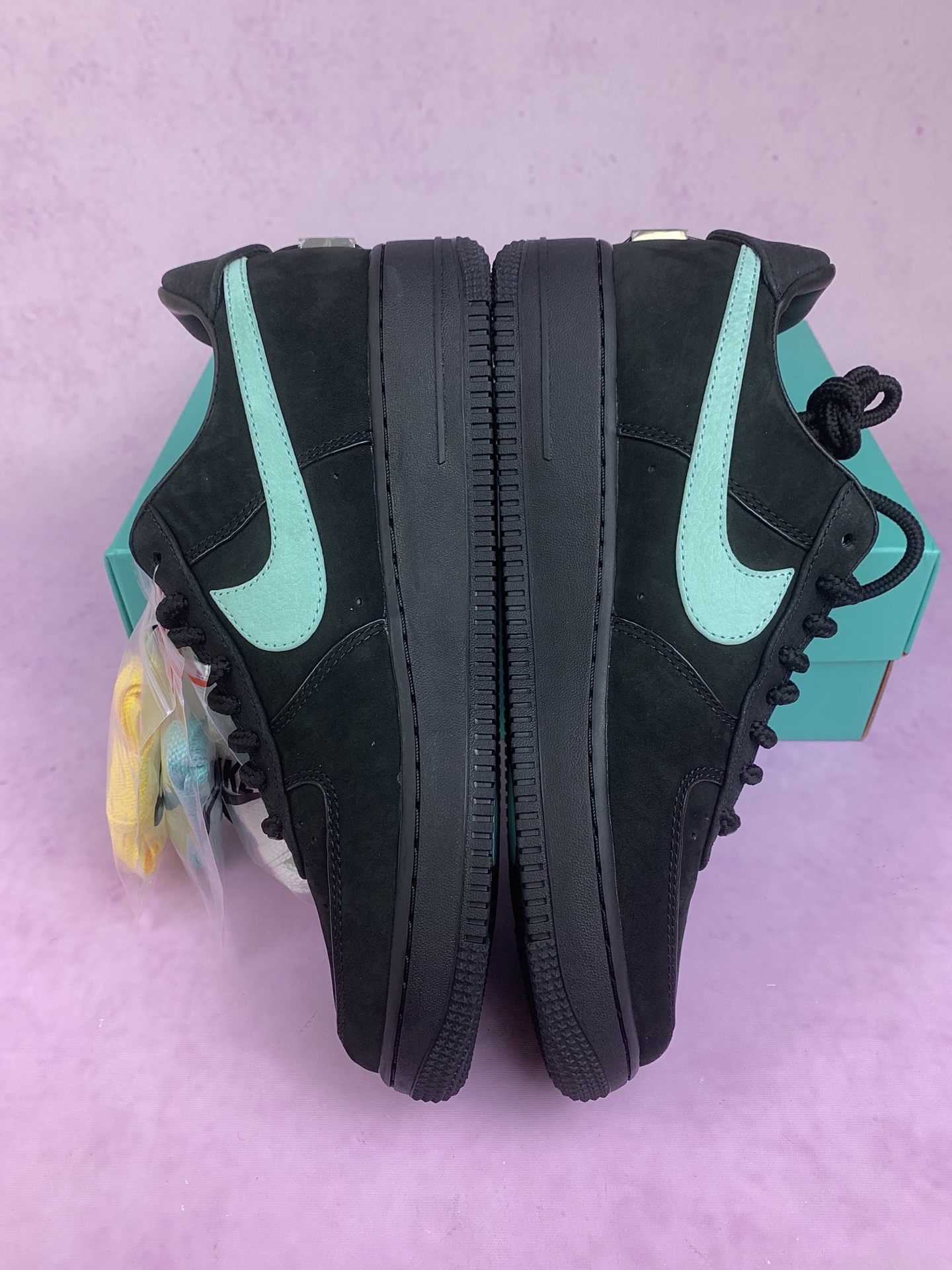Tiffany & Co. × Nike Air Force 1 Low "1837"